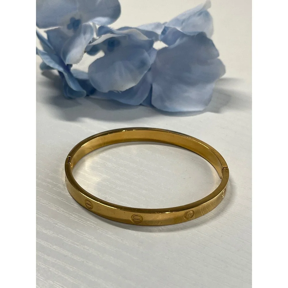 Gold Tone Screw Motif Hinged Bangle Bracelet Snap Lock Closure - Picture 3 of 5